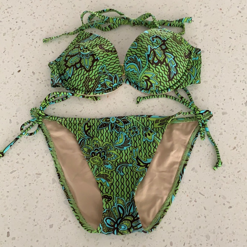 NWOT VICTORIA’S SECRET Green Print Padded Bikini